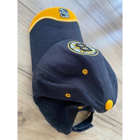 Boston Bruins CCM Hat - Picture 4 of 5